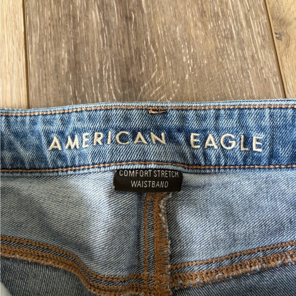 American Eagle High Rise Mom Jeans Women's Size 4 - Picture 5 of 9